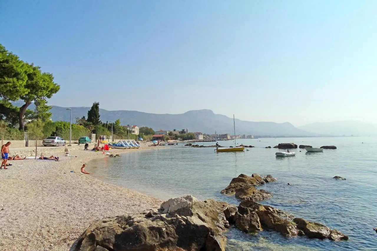 Apartments With A Parking Space Kastel Stafilic, Kastela - 20802