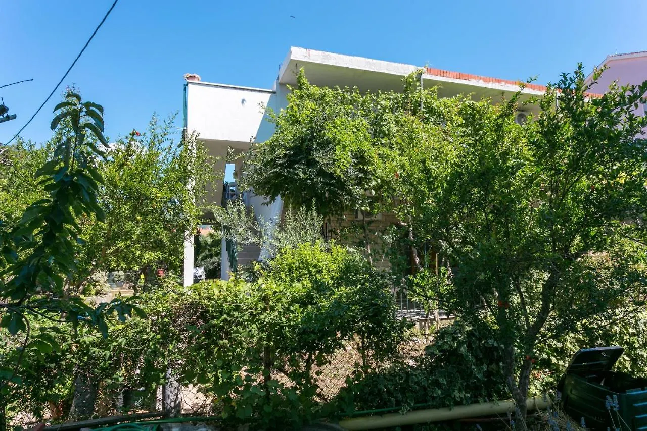 Apartments With A Parking Space Kastel Stafilic, Kastela - 20802