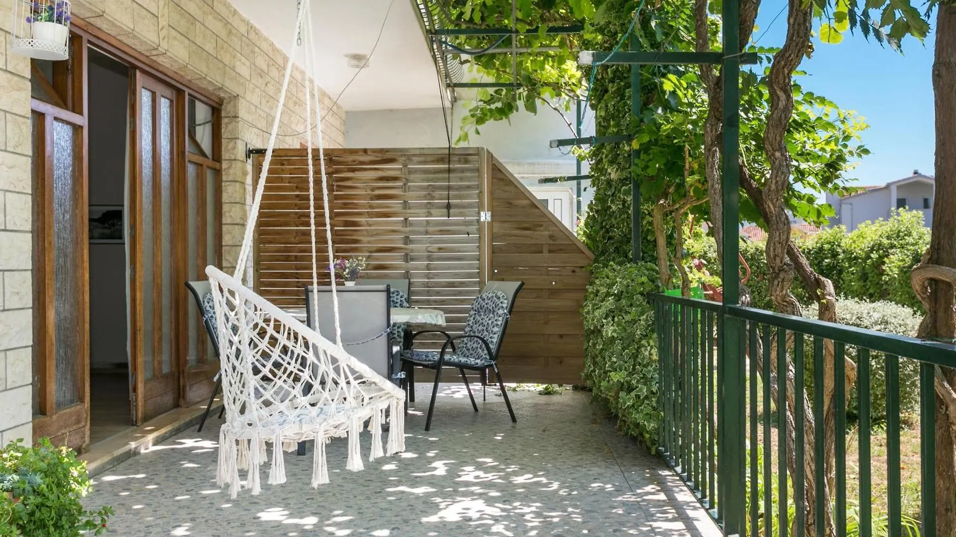 Apartments With A Parking Space Kastel Stafilic, Kastela - 20802 Croatia