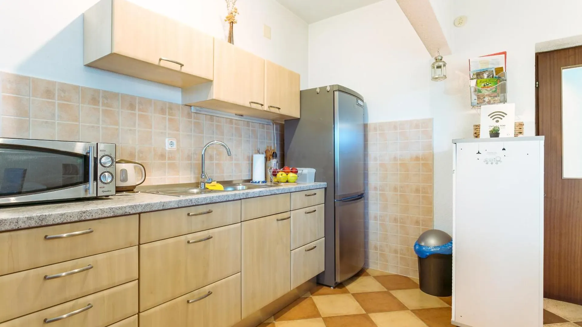 Apartments With A Parking Space Kastel Stafilic, Kastela - 20802 Croatia